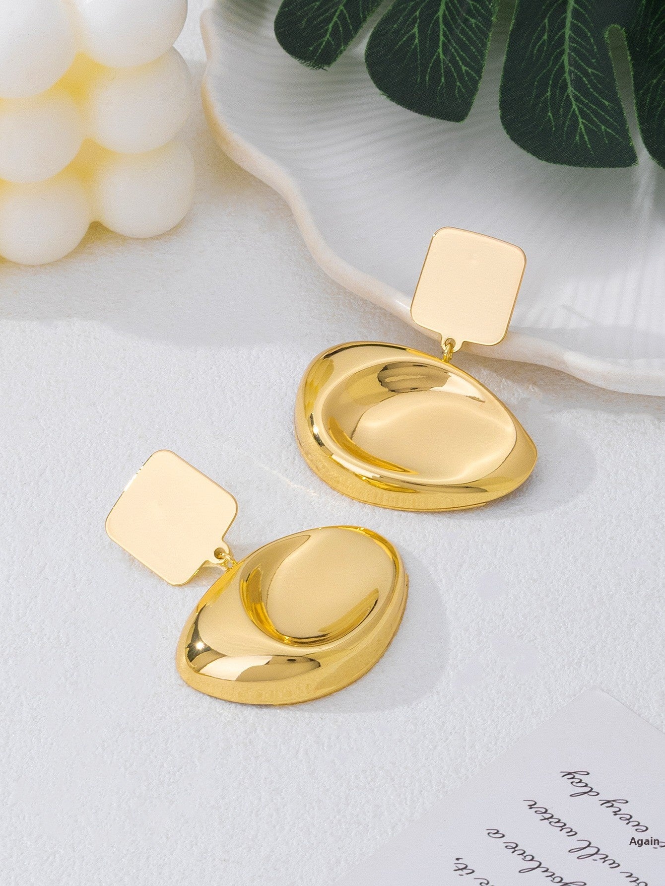 Round Pattern Gold Earrings For Elegant Style