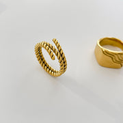 Gold Multi-layer Twisted Pattern
