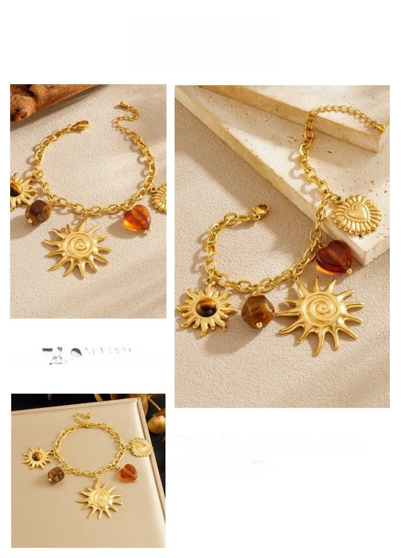 Retro Sun Heart Shape Bracelet For Women In Golden 304 Stainless Steel