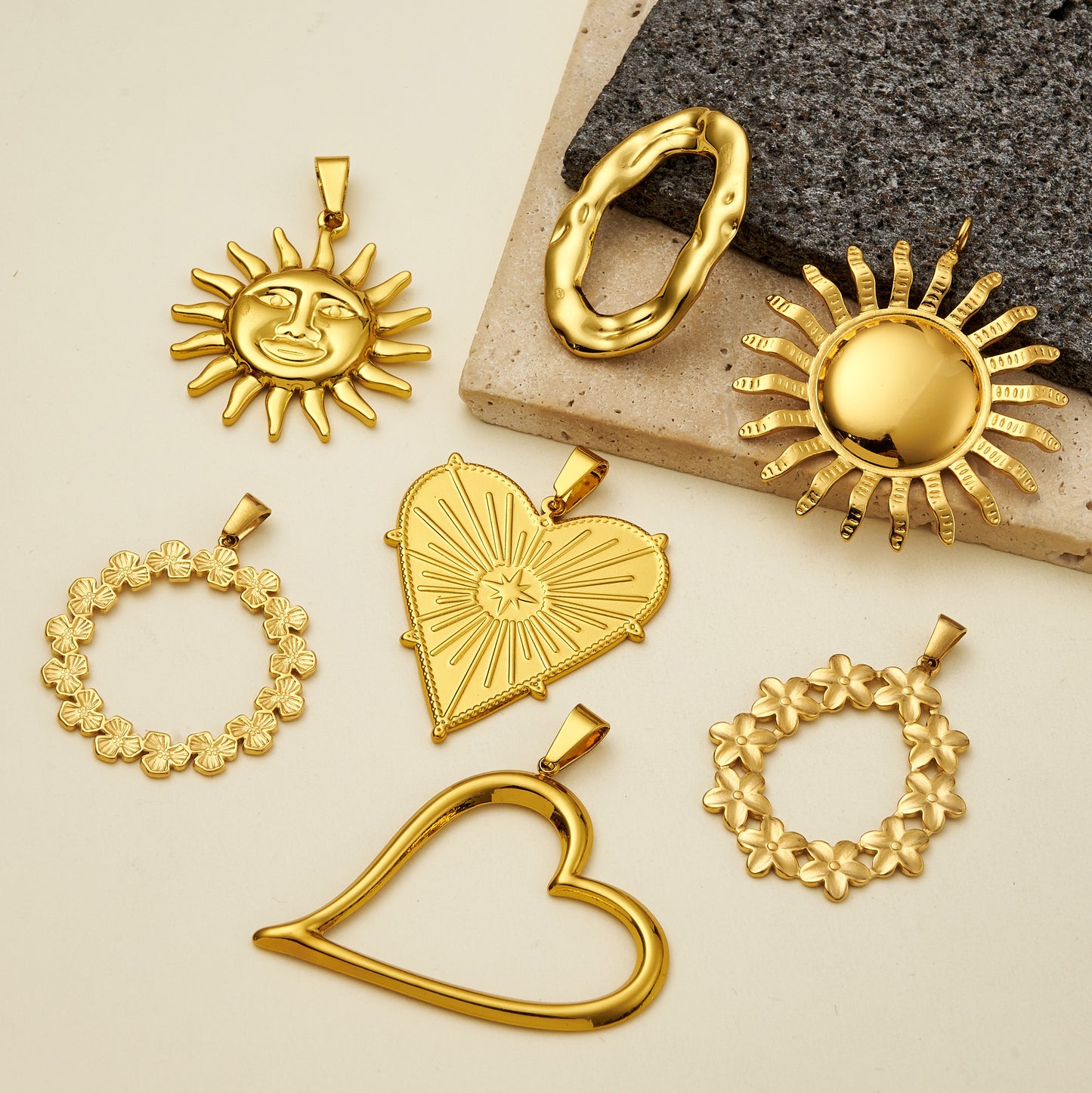 Sun Pendant In 304 Stainless Steel With 18K Gold Plated PVD Coating 0.05µm-0.08µm Thickness, Polished Finish, 1 Piece Pack