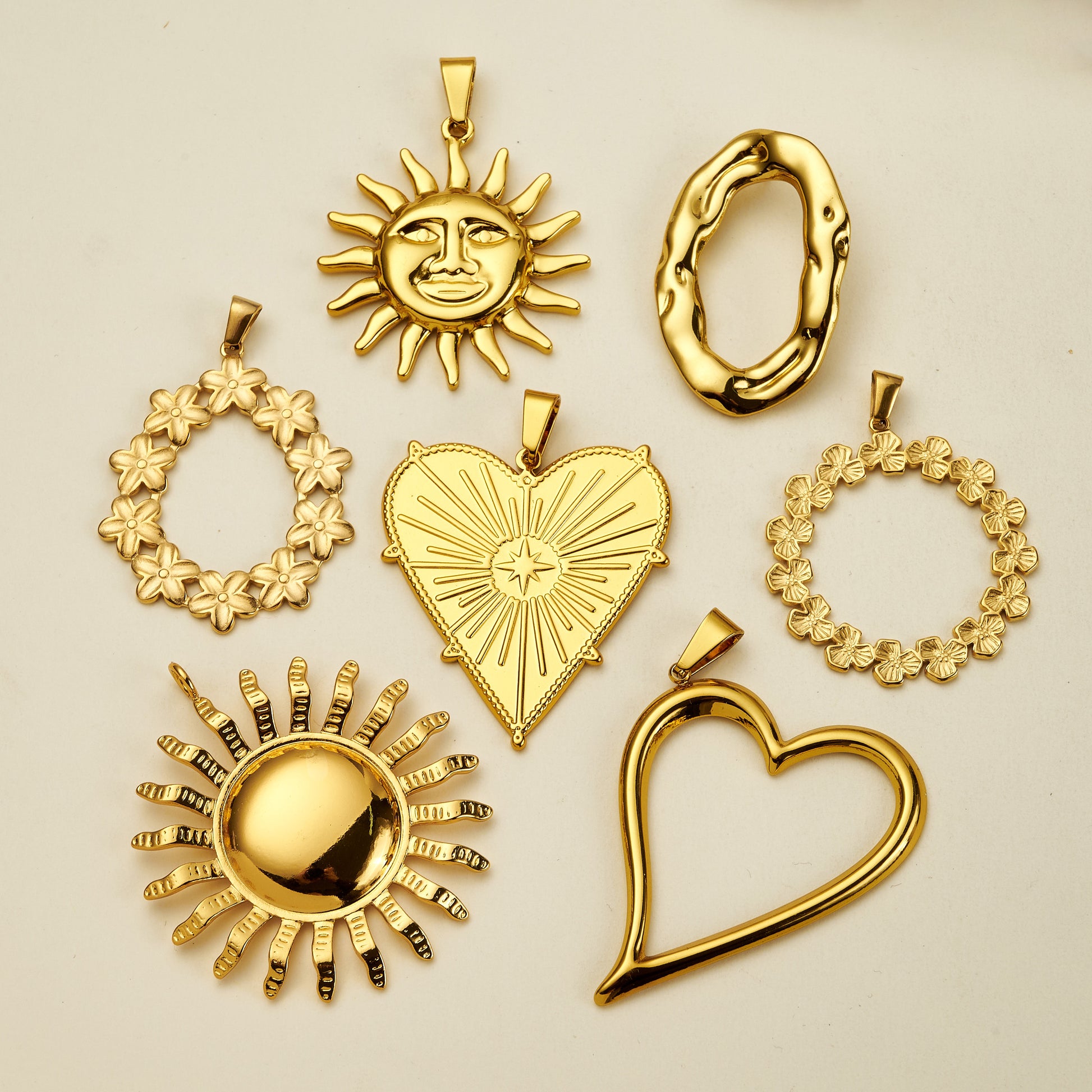 Sun Pendant In 304 Stainless Steel With 18K Gold Plated PVD Coating 0.05µm-0.08µm Thickness, Polished Finish, 1 Piece Pack