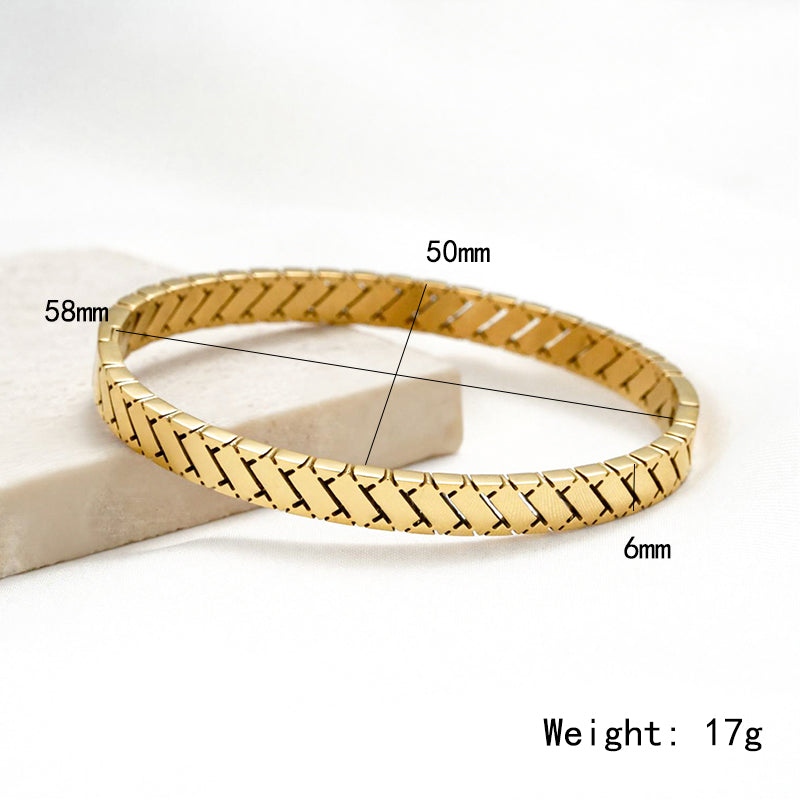Heart Shape Asymmetrical Bangle For Adults In 304 Stainless Steel With 18K Real Gold PVD Coated Plating
