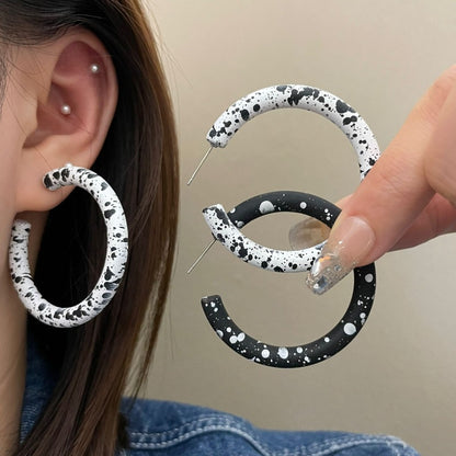 Spot For Exaggerated Acrylic Earrings With Stoving Varnish In White And Black