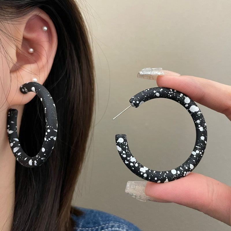 Spot For Exaggerated Acrylic Earrings With Stoving Varnish In White And Black