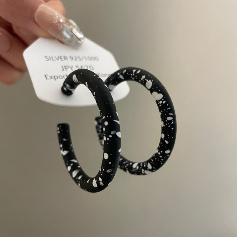 Spot For Exaggerated Acrylic Earrings With Stoving Varnish In White And Black