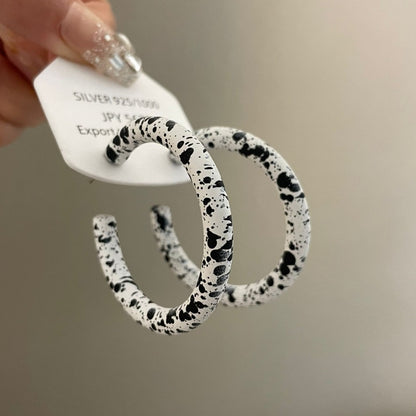 Spot For Exaggerated Acrylic Earrings With Stoving Varnish In White And Black