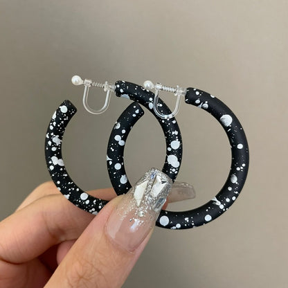 Spot For Exaggerated Acrylic Earrings With Stoving Varnish In White And Black