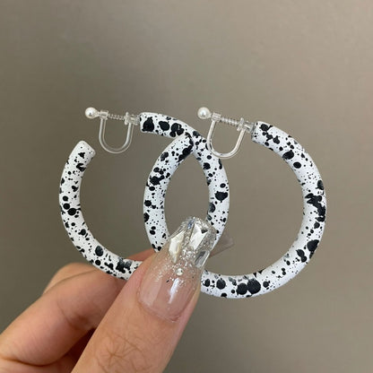 Spot For Exaggerated Acrylic Earrings With Stoving Varnish In White And Black