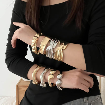 Exaggerated Geometric Bangle For Women In Golden Alloy Featuring Electroplated Finish