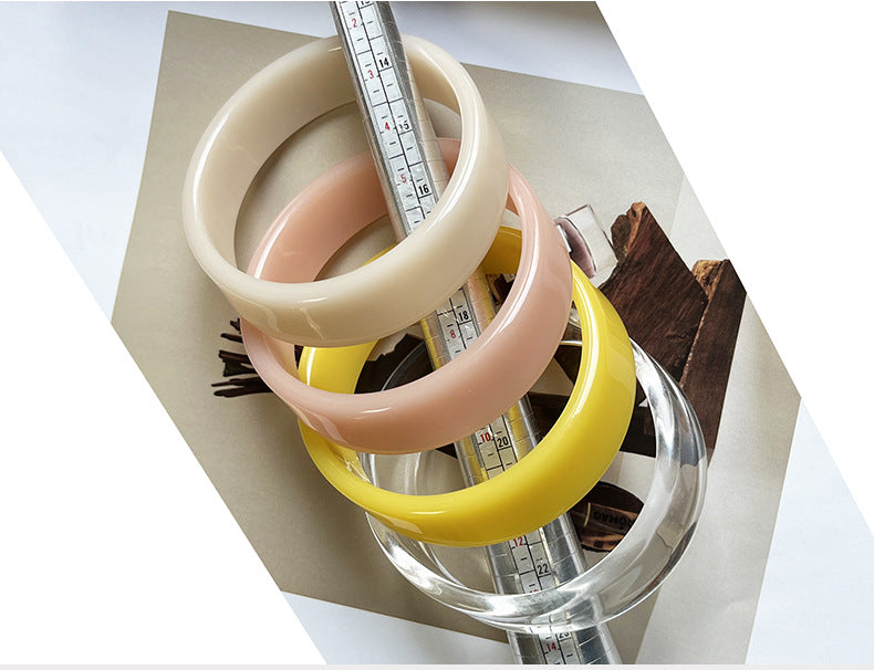 Sweet Round Acrylic Bangle For Women In Transparent Color