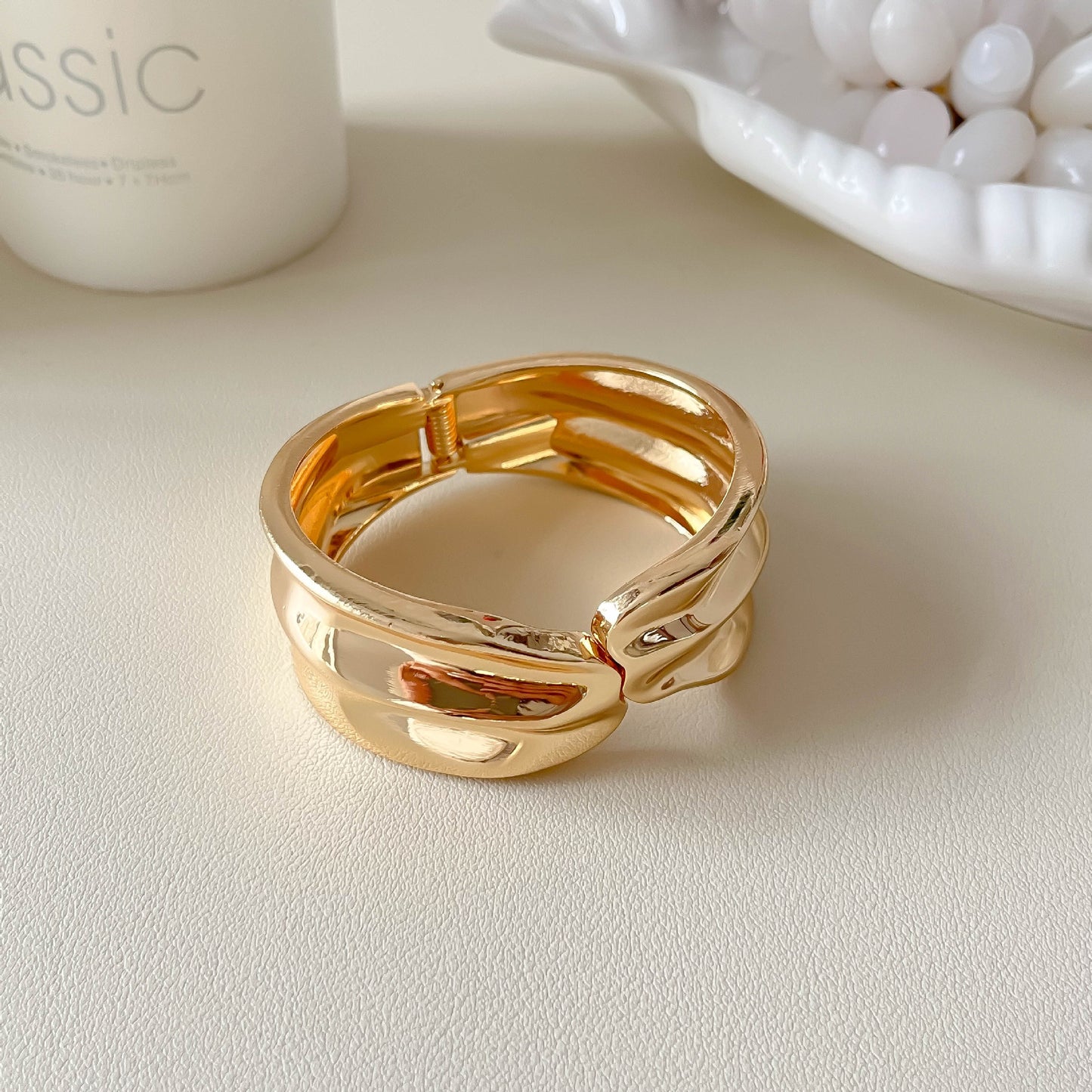 Exaggerated Geometric Bangle For Women In Golden Alloy Featuring Electroplated Finish