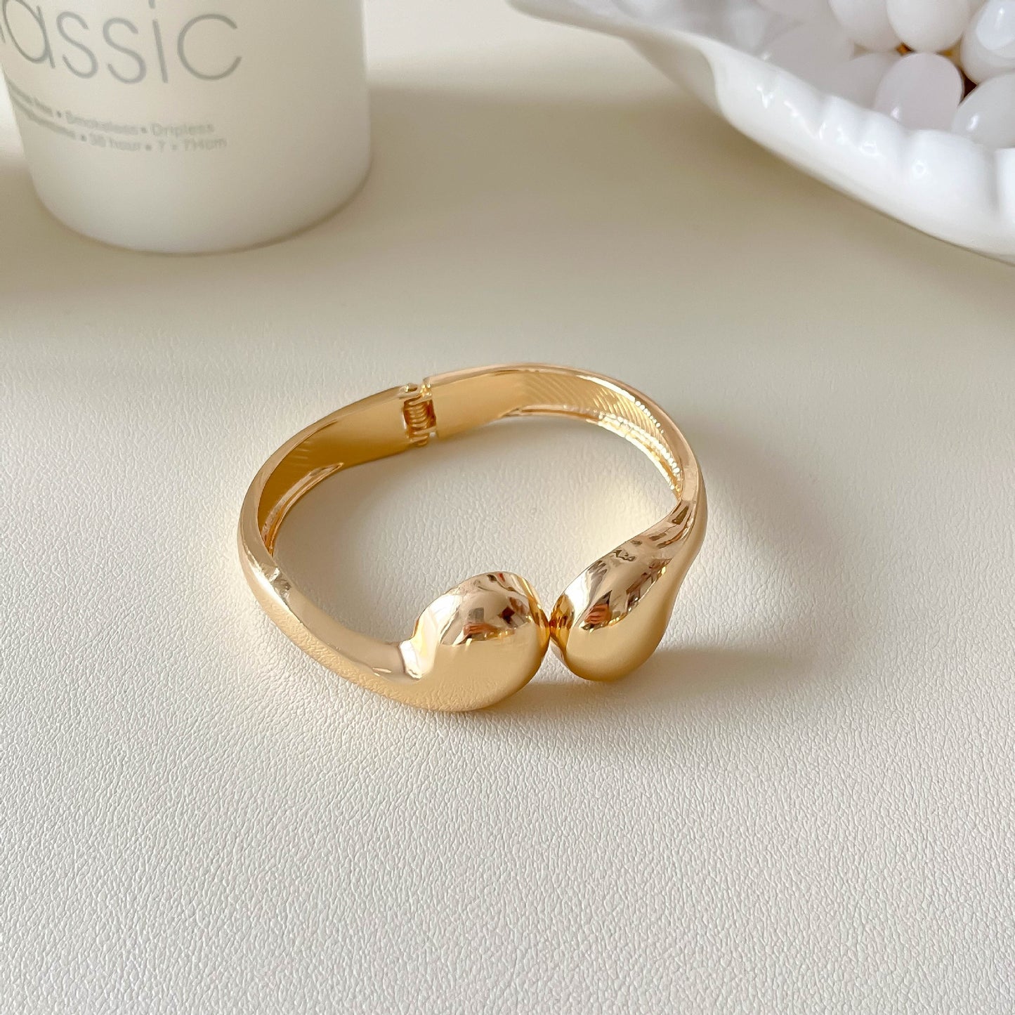 Exaggerated Geometric Bangle For Women In Golden Alloy Featuring Electroplated Finish