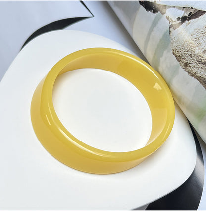Sweet Round Acrylic Bangle For Women In Transparent Color