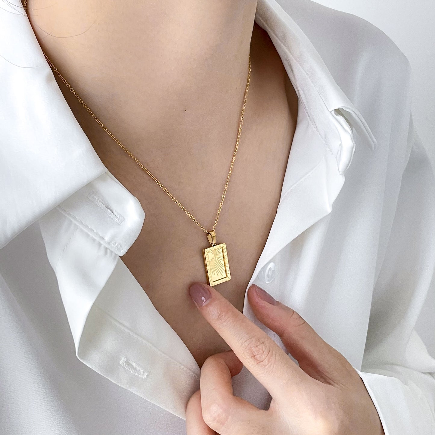 Clouds Necklace For Women Featuring Electroplated 304 Stainless Steel With 18K Real Gold Plated Cable Chain