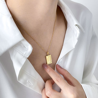 Clouds Necklace For Women Featuring Electroplated 304 Stainless Steel With 18K Real Gold Plated Cable Chain
