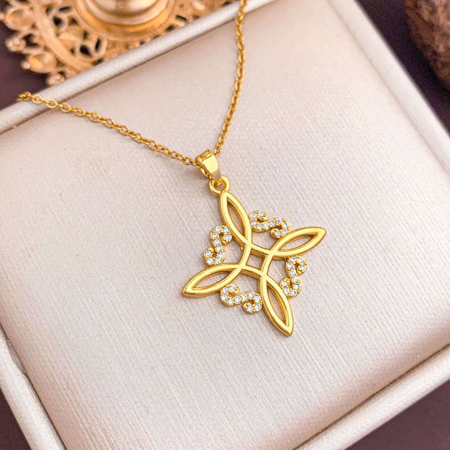 Simple Style Titanium Steel Knot Necklace For Women With Cable Chain Featuring Witches Knot Jewelry Design
