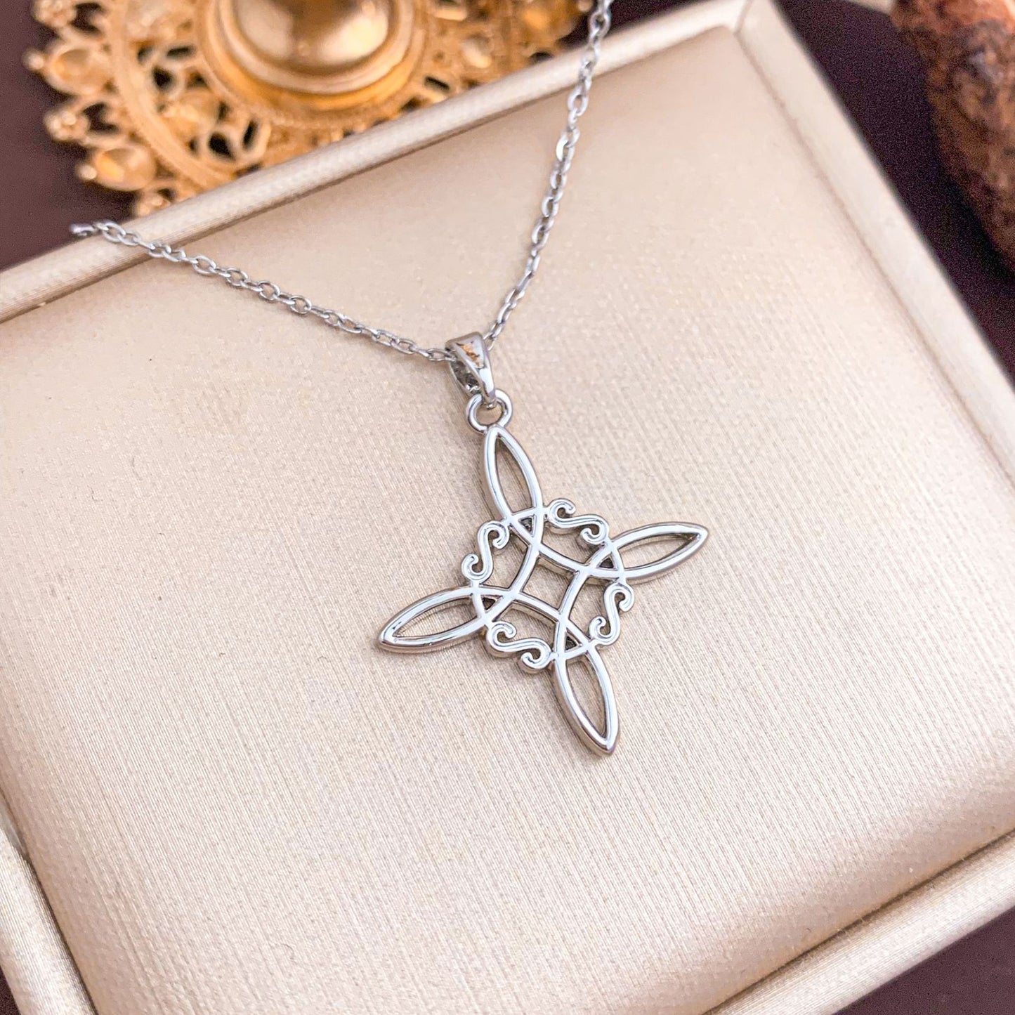 Simple Style Titanium Steel Knot Necklace For Women With Cable Chain Featuring Witches Knot Jewelry Design
