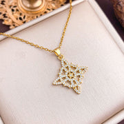XL3847 Round Star Necklace Gold