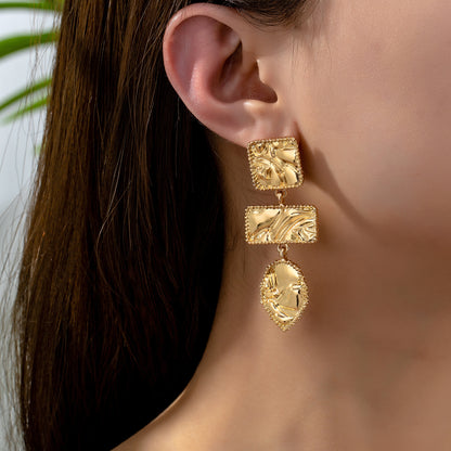 Retro Geometric Drop Earrings For Women In Golden Alloy