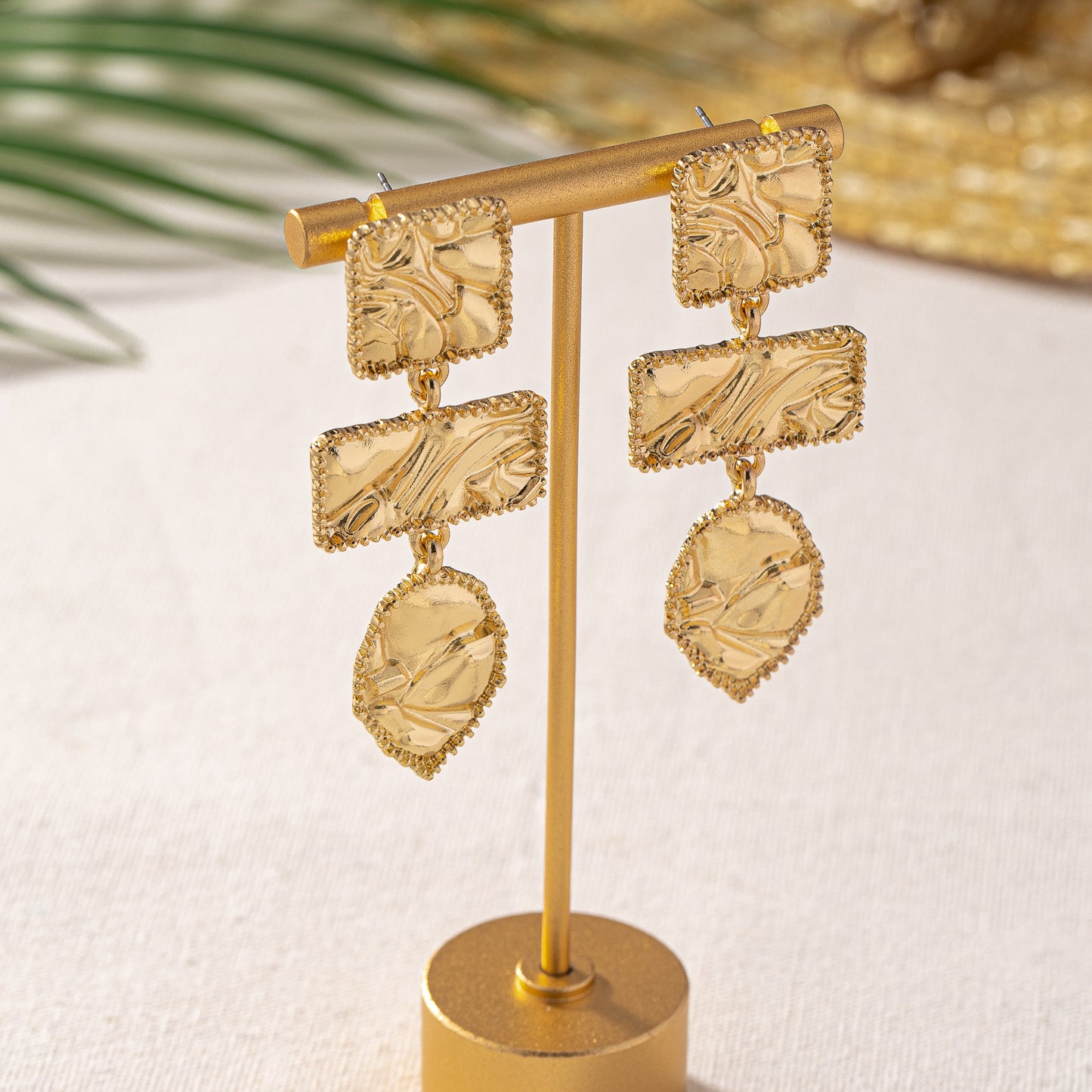 Retro Geometric Drop Earrings For Women In Golden Alloy