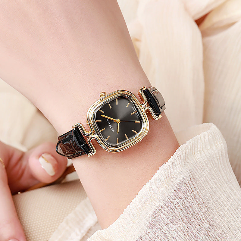 Women's Quartz Watch With Imitation Leather Strap And Buckle, Featuring Ordinary Glass Mirror And Pointer+Number Display