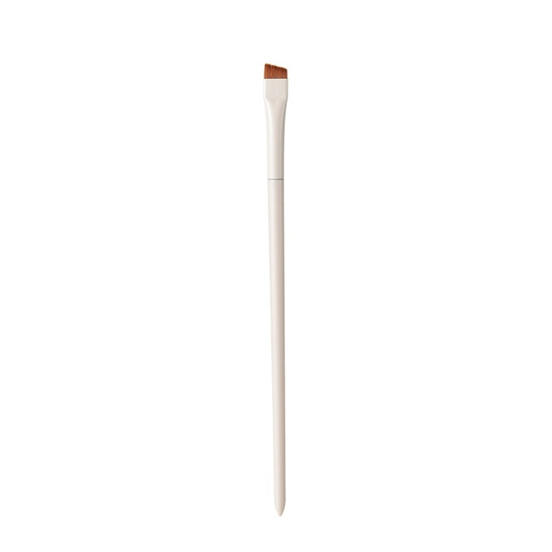 White Makeup Brush With Plastic Handgrip, 1 Piece Featuring Soft Artificial Fiber Bristles For Precise Application