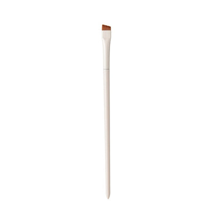 White Makeup Brush With Plastic Handgrip, 1 Piece Featuring Soft Artificial Fiber Bristles For Precise Application
