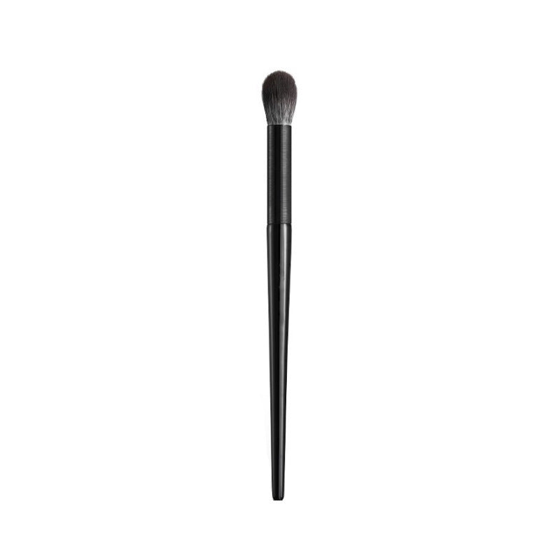1 Piece Eyeshadow Brush With Plastic Handgrip Featuring Soft Artificial Fiber For Precise Makeup Application