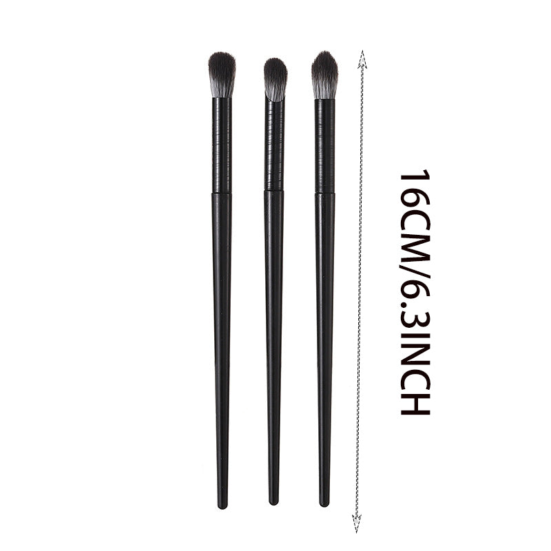 1 Piece Eyeshadow Brush With Plastic Handgrip Featuring Soft Artificial Fiber For Precise Makeup Application