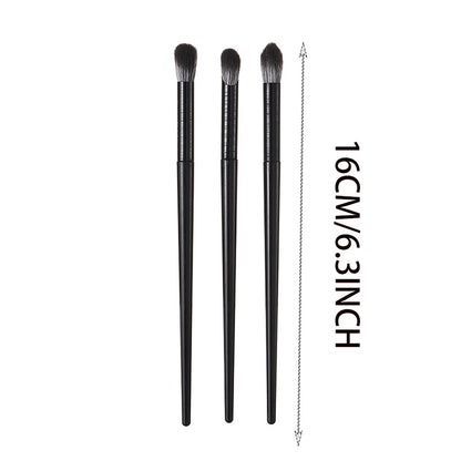 1 Piece Eyeshadow Brush With Plastic Handgrip Featuring Soft Artificial Fiber For Precise Makeup Application