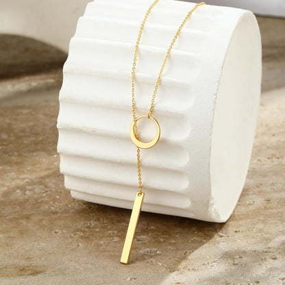 Long Necklace For Women Made Of Copper Featuring A Stylish Golden Finish