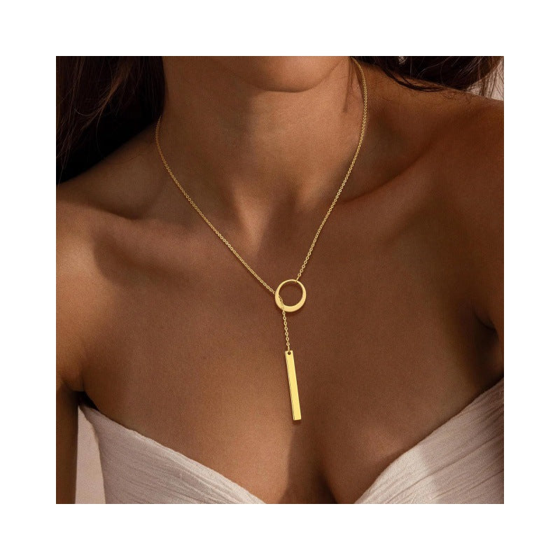 Long Necklace For Women Made Of Copper Featuring A Stylish Golden Finish