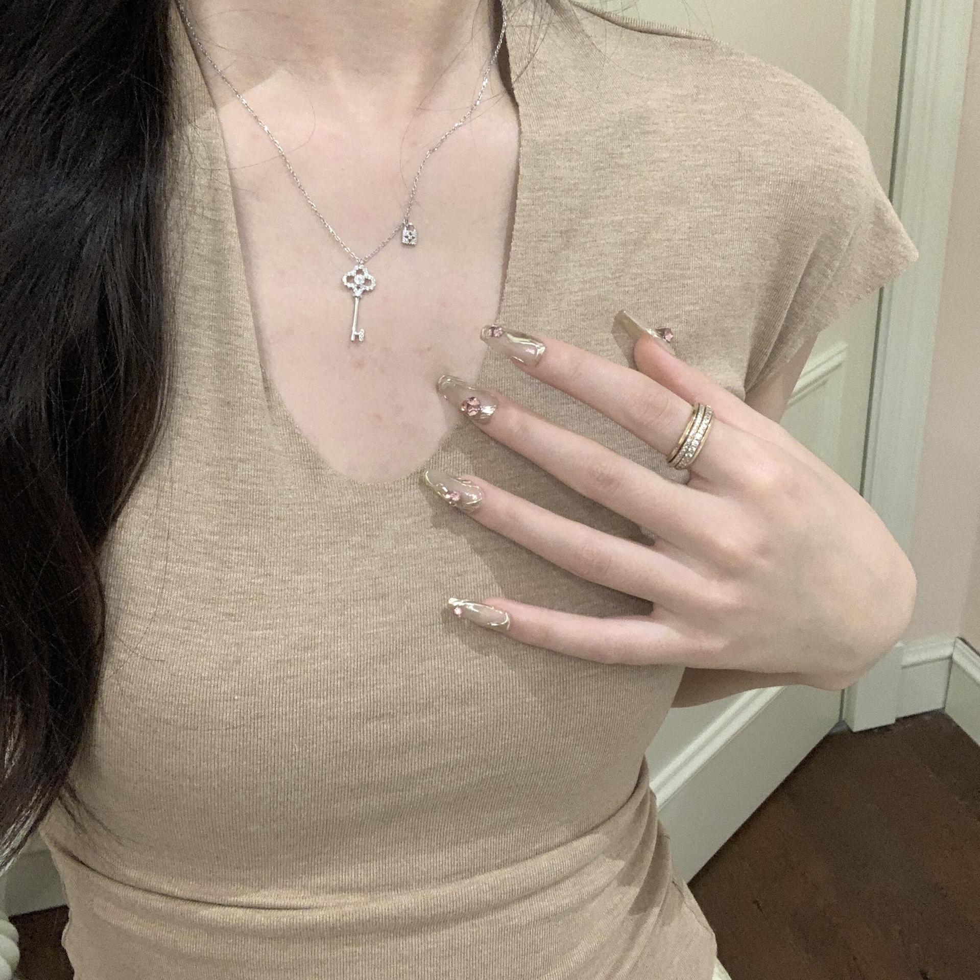 Crown Necklace For Women In 304 Stainless Steel With Golden Cable Chain