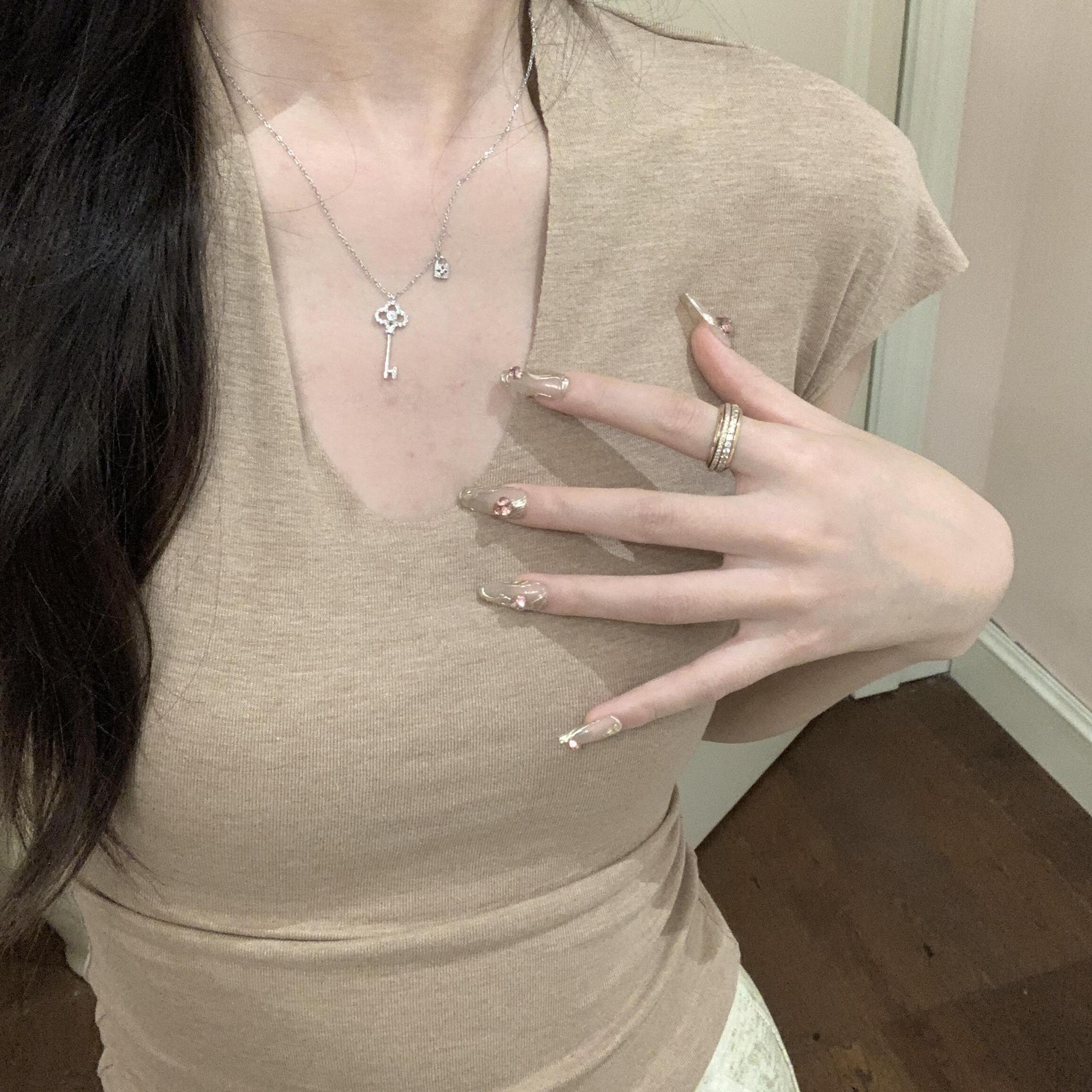 Crown Necklace For Women In 304 Stainless Steel With Golden Cable Chain