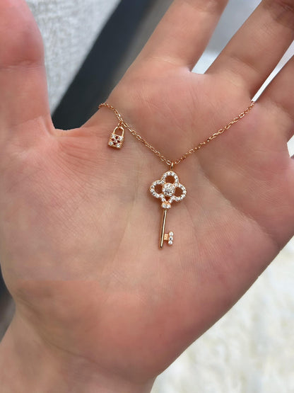 Crown Necklace For Women In 304 Stainless Steel With Golden Cable Chain