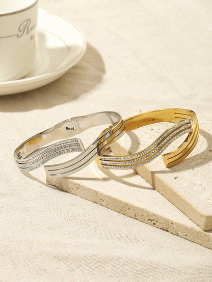 Exaggerated Lines Bangle For Women In Titanium Steel With Golden Electroplated Finish