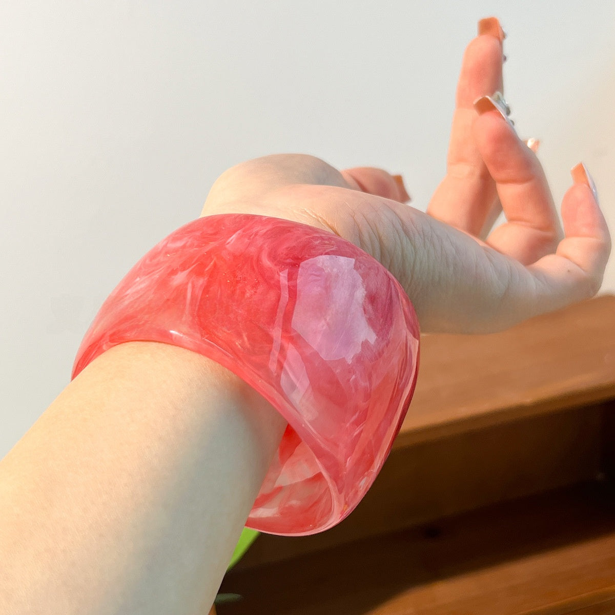 Retro Geometric Bangle For Stylish Looks, Made With Durable Resin Material In Elegant Colour