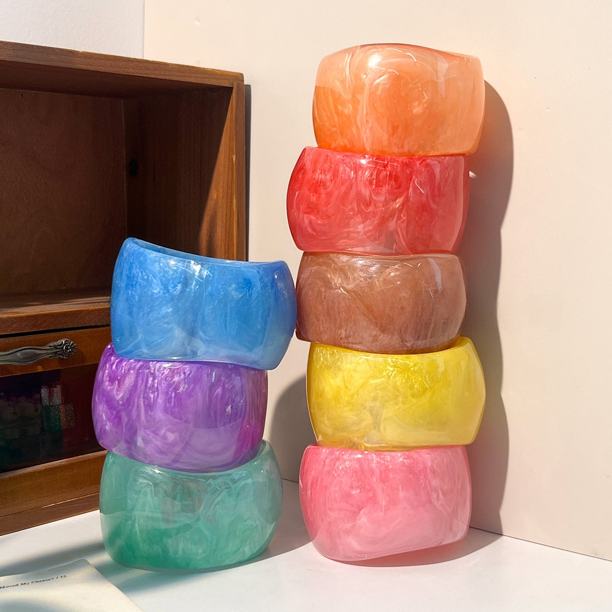 Retro Geometric Bangle For Stylish Looks, Made With Durable Resin Material In Elegant Colour