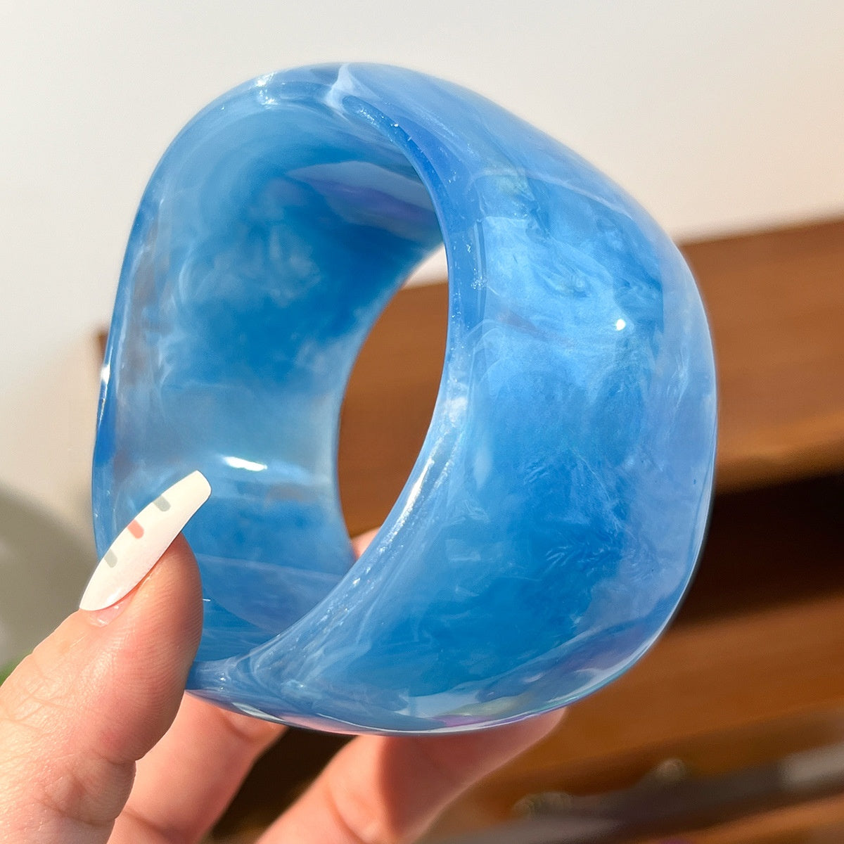 Retro Geometric Bangle For Stylish Looks, Made With Durable Resin Material In Elegant Colour