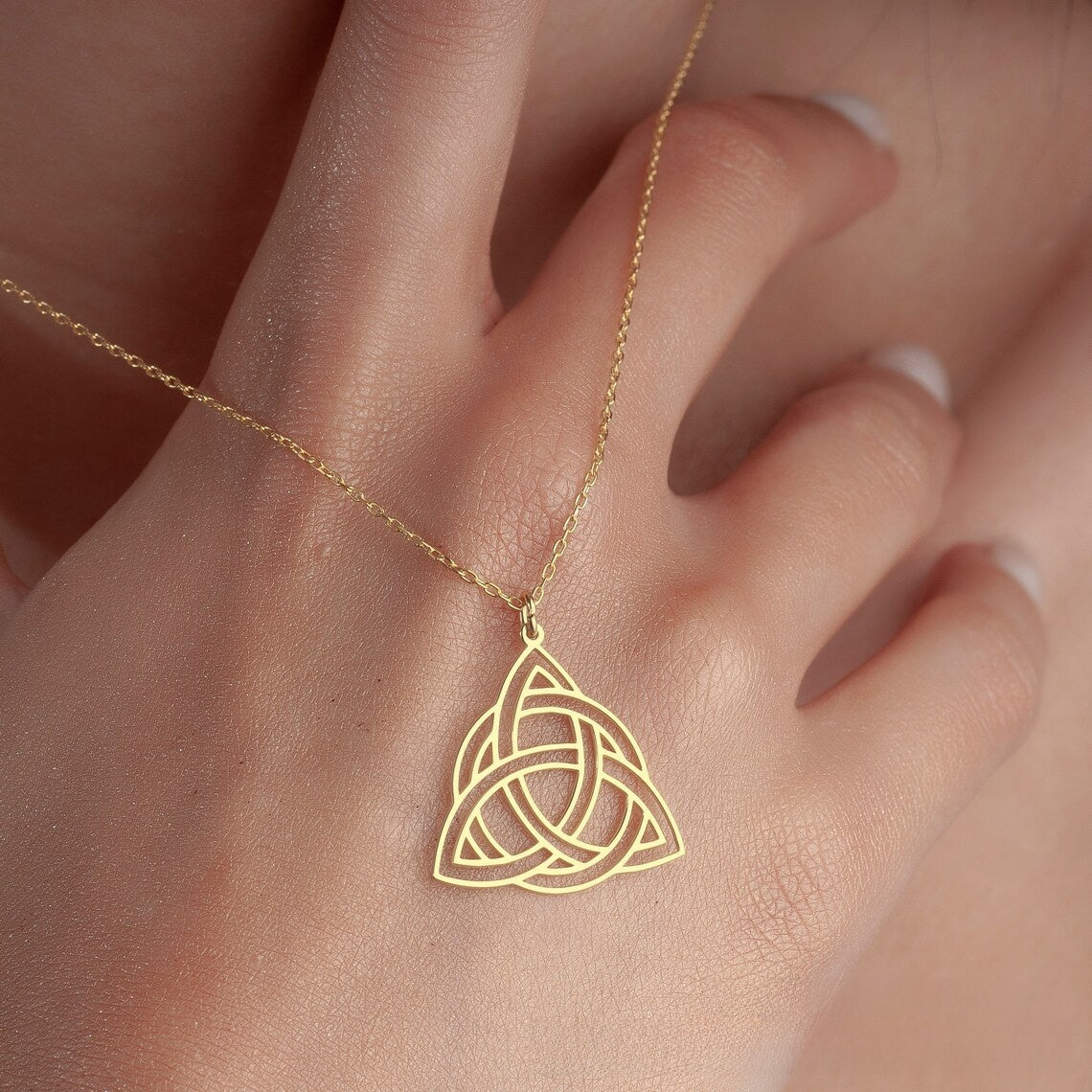 Celtic Knot Pendant Necklace For Witches Knot Jewelry In Simple Style With Silver Electroplated Finish