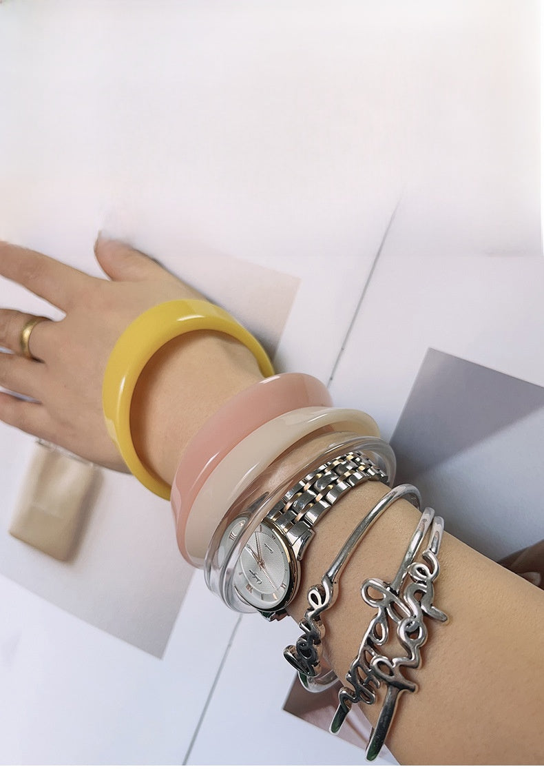 Sweet Round Acrylic Bangle For Women In Transparent Color