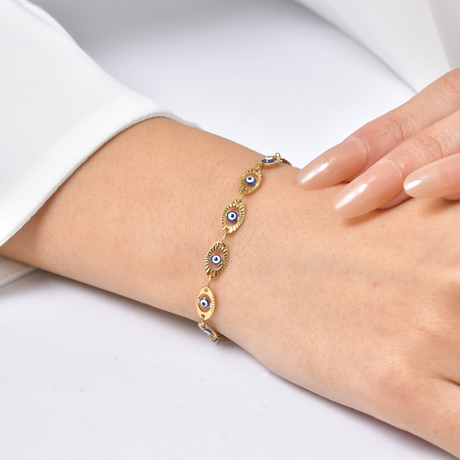 Casual Portrait Bracelet For Everyday Wear Featuring 304 Stainless Steel With 18K Real Gold Plated Finish And Paperclip Chain