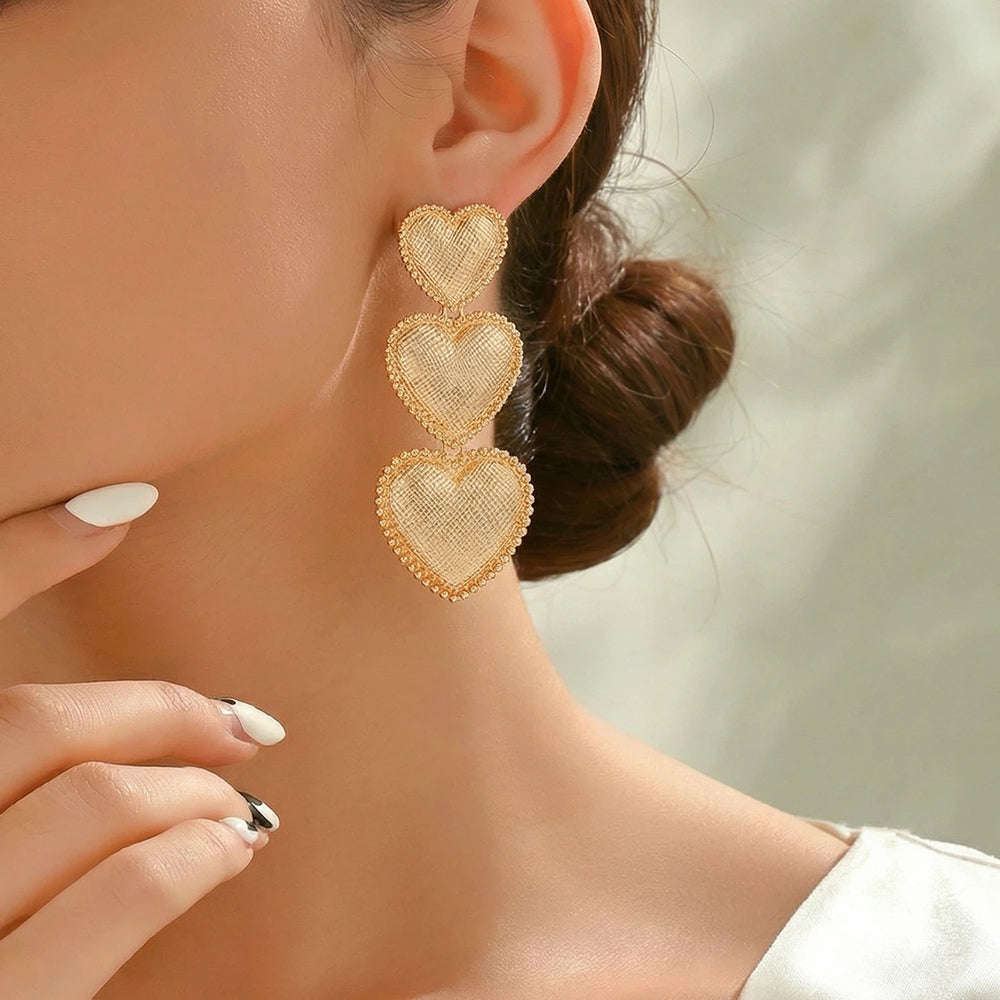 Heart Shape Zinc Alloy Women’s Retro Style Golden Banquet Accessory With Textured Craft