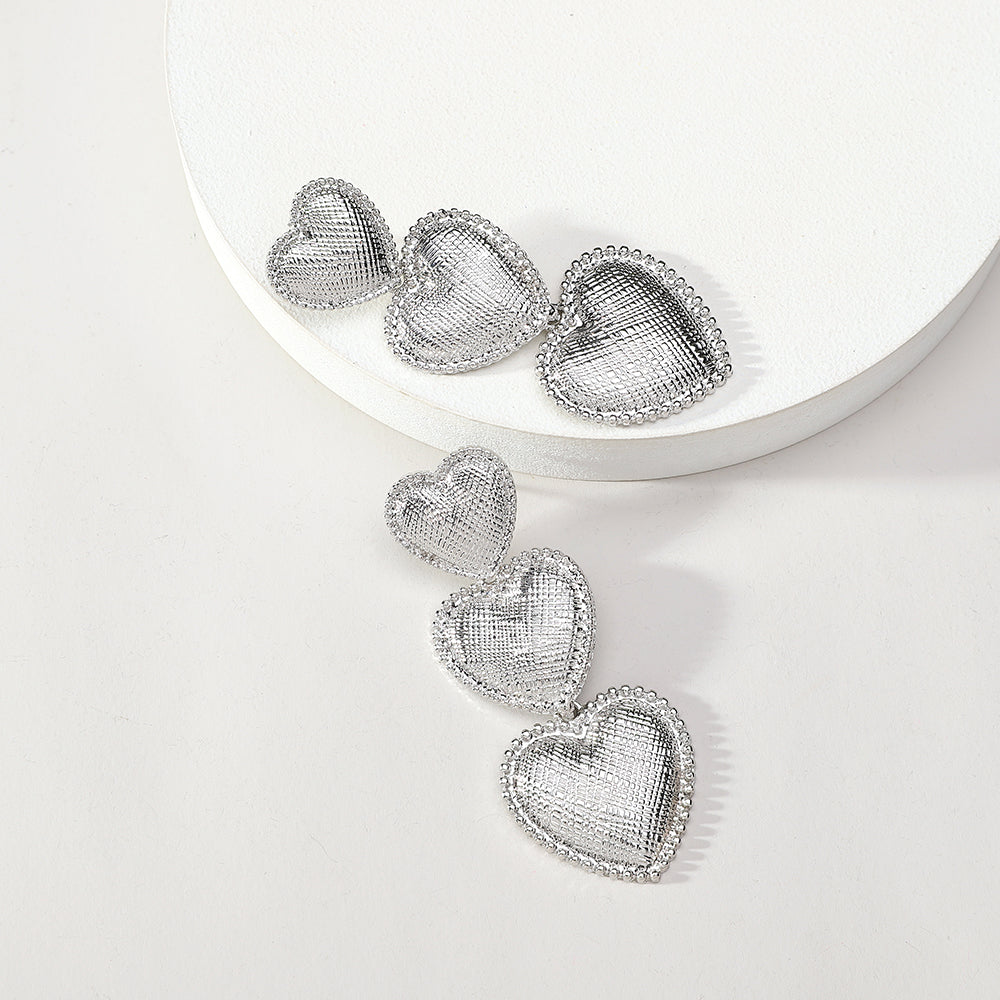 Heart Shape Zinc Alloy Women’s Retro Style Golden Banquet Accessory With Textured Craft