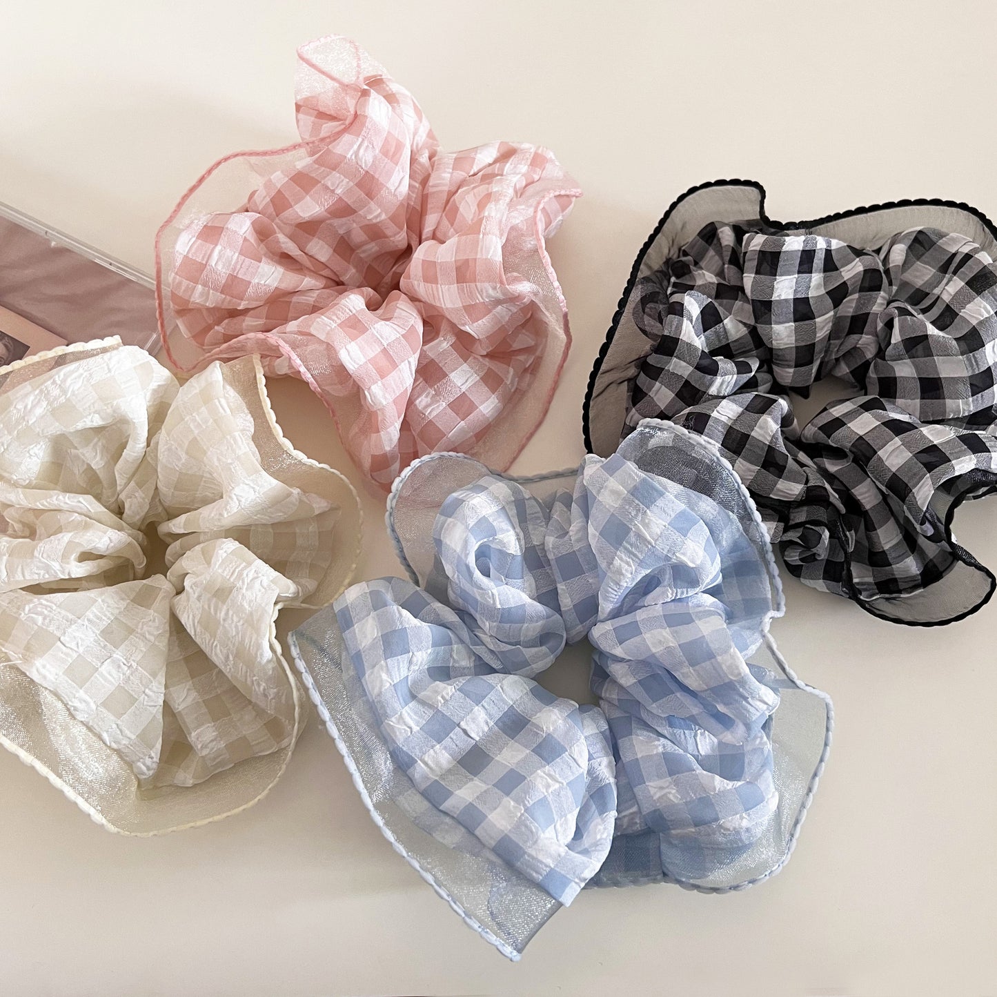 Sweet Plaid Checkered Scrunchies Hair Tie In Black Cloth Material For Stylish Hair Styling