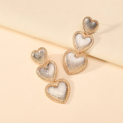 Heart Shape Zinc Alloy Women’s Retro Style Golden Banquet Accessory With Textured Craft