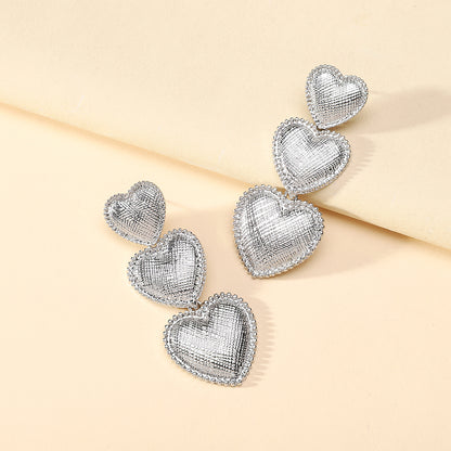 Heart Shape Zinc Alloy Women’s Retro Style Golden Banquet Accessory With Textured Craft