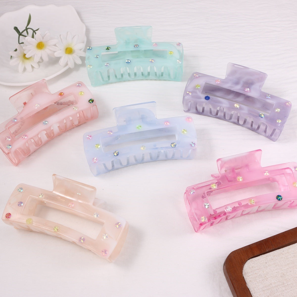 Shark Hair Claw Hairpin In Skin Color Made Of Durable PS Material