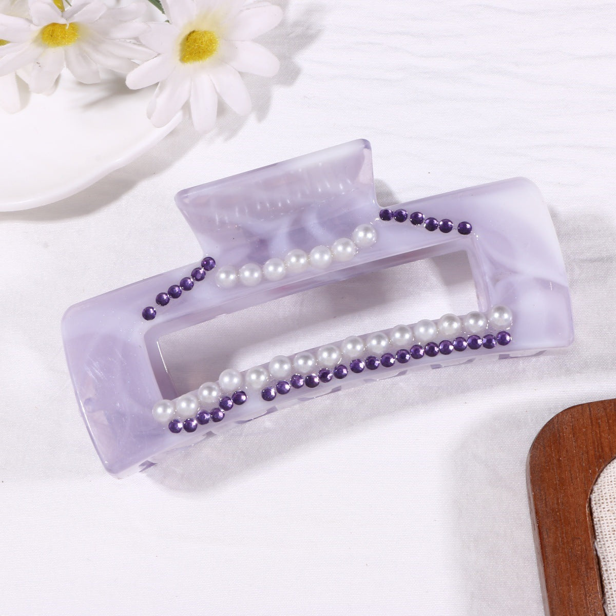 Shark Hair Claw Hairpin In Skin Color Made Of Durable PS Material