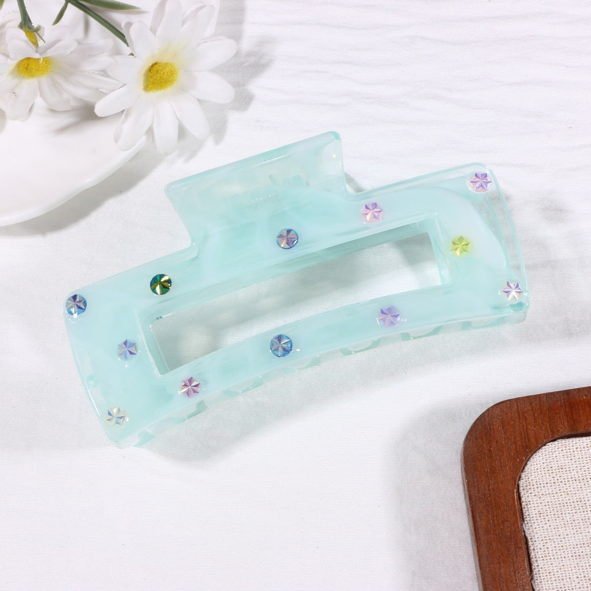 Shark Hair Claw Hairpin In Skin Color Made Of Durable PS Material